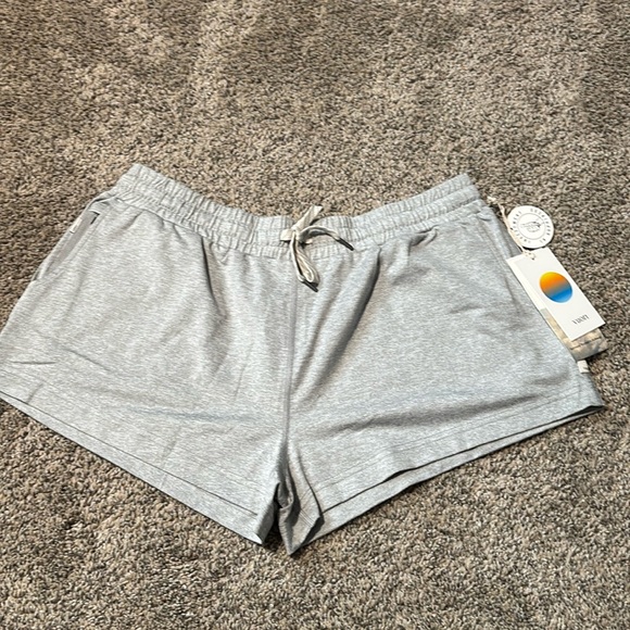 Vuori Halo Performance short size large NWT - Picture 1 of 3